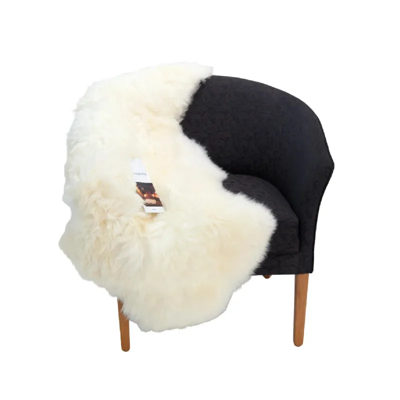 Large Sheep Skin Rug – product packaging and label detail
